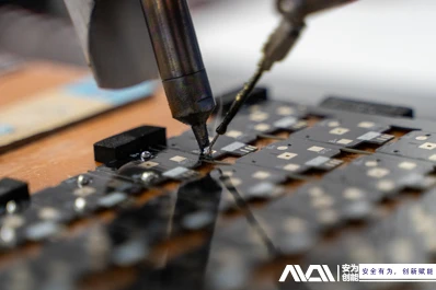 Μπορούν να χρησιμοποιηθούν επαναφορτιζόμενες μπαταρίες λιθίου κατά τη φόρτιση;